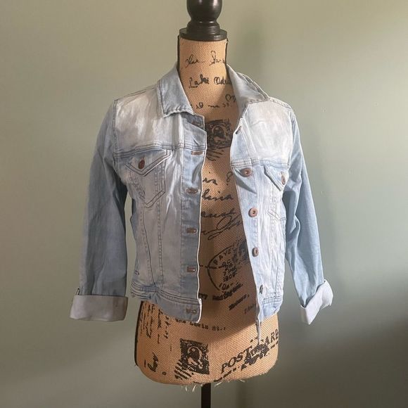 Forever 21 Jackets & Blazers - Forever 21 3/4 Sleeve Acid Wash Jean Jacket